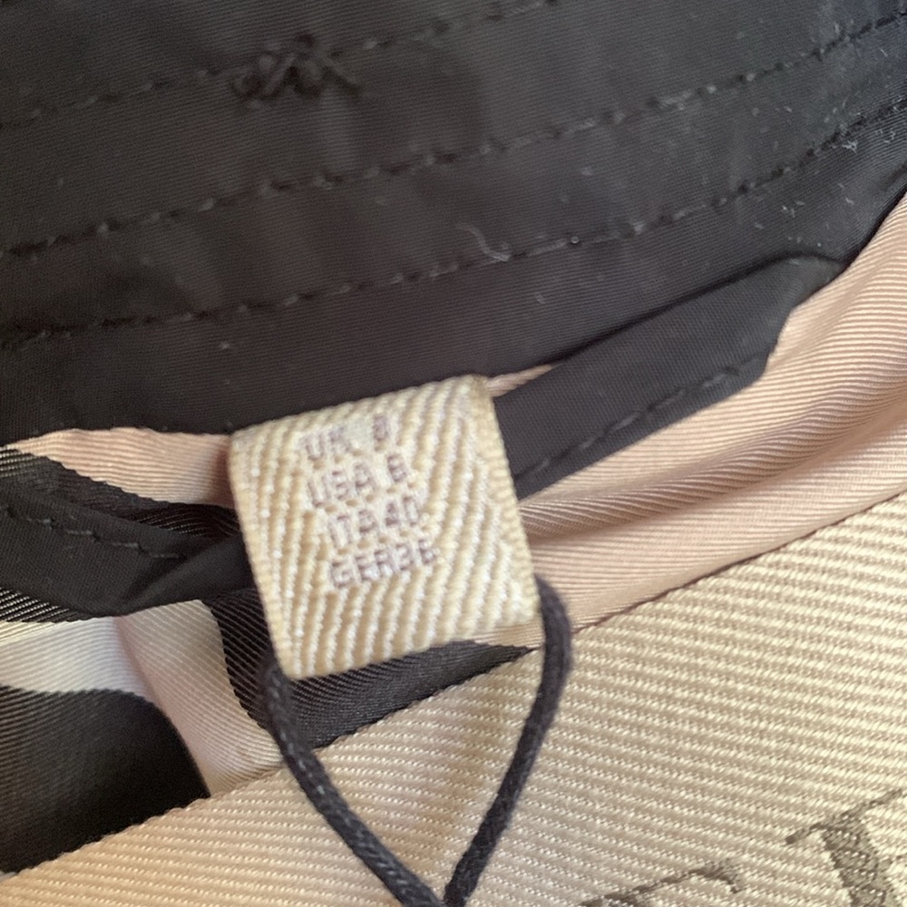 Burberry trench coat - Picture 8 of 10